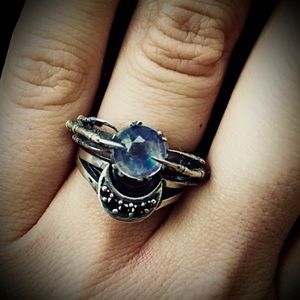 Blood Milk Jewels Endless Night, II Ring